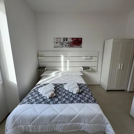 Mini Mono Cliniche & Ospedale Civile A Piedi 3* Sassari