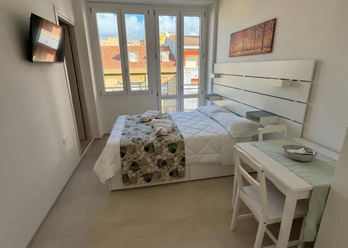 Mini Mono Cliniche & Ospedale Civile A Piedi Sassari