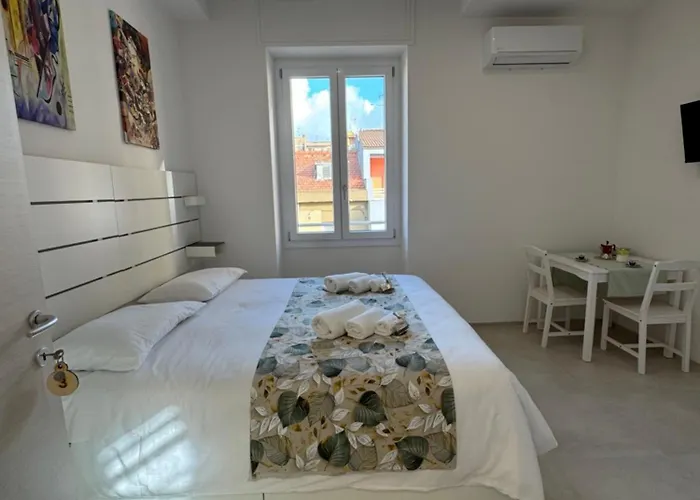 Gasthuis Mini Mono Cliniche & Ospedale Civile A Piedi 3*